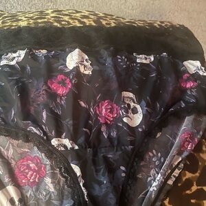 New torrid Black Floral Skull Print Panties sz 1x